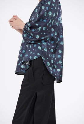 Midnight Flowers Bluse, Royal Peacock from ODEEH 