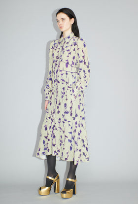 Flower Items on Crushed Crepe Kleid, Almond from ODEEH 