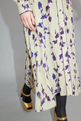 Flower Items on Crushed Crepe Kleid, Almond from ODEEH 