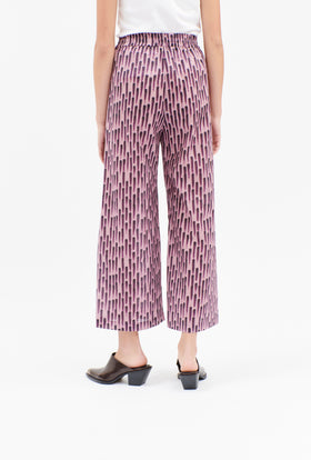 Vertikal Brushstrokes Hose, Amethyst from ODEEH 