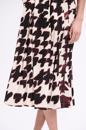 Water Color Houndstooth Rock, Burgundy from ODEEH 