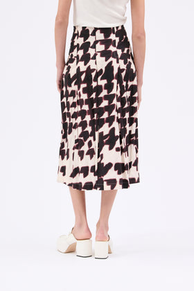 Water Color Houndstooth Rock, Burgundy from ODEEH 