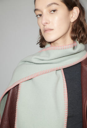 Solid Blanket, Broder Stitched Schal, Pistache from ODEEH 