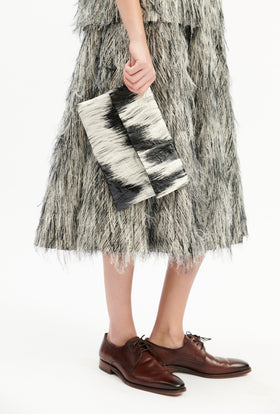 LACQUERED FRINGES Tasche, Black White from ODEEH 