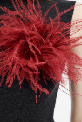 Feather Brosche, Burlesque Red from ODEEH 